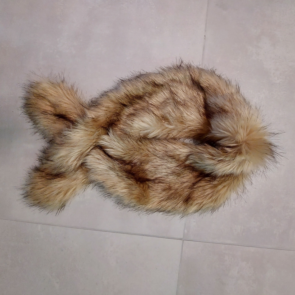 Faux Neck Fur